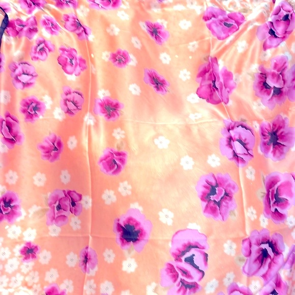 🔻2 @ $15💗 J. Jill NWT $39 pink/macaroon/multi w black border 40” Square Scarf - Picture 4 of 10